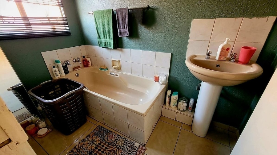 4 Bedroom Property for Sale in Tlhabane West North West